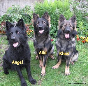 Mama Angel met dochters Aiki & Khes